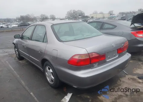 2000 Honda Accord 2.3 Ex from USA, damaged, VIN 1HGCG5653YA054389